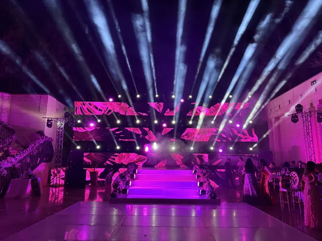 LED screens · Image 15